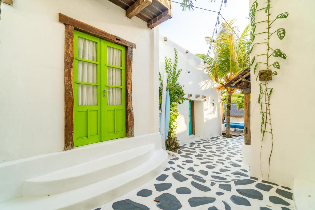 Rare Guesthouse & Restaurant Business for Sale in Padang Padang, Uluwatu