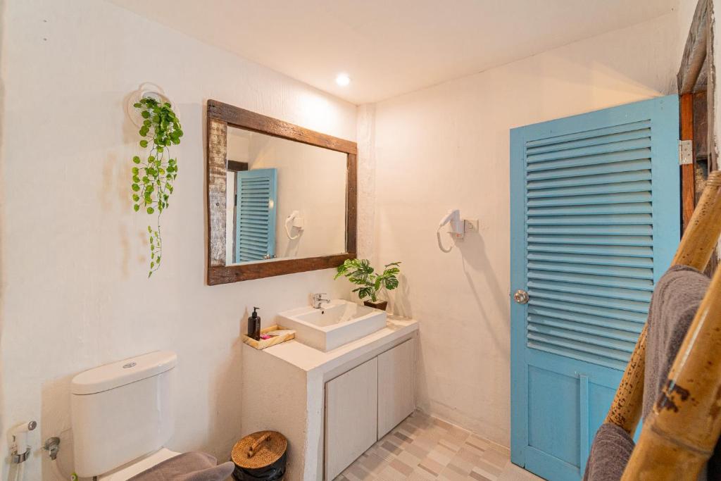 Rare Guesthouse & Restaurant Business for Sale in Padang Padang, Uluwatu