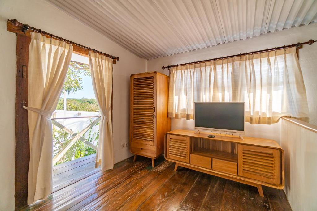 Rare Guesthouse & Restaurant Business for Sale in Padang Padang, Uluwatu